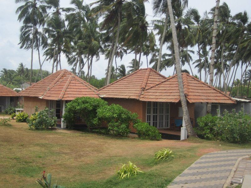 Saffron Beach Hotel Wadduwa Exterior photo